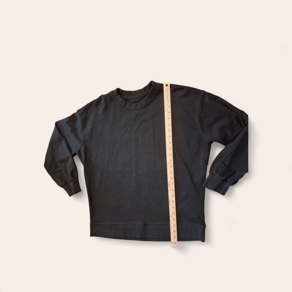 Lululemon Women's  Black Long Sleeve Crewneck Perfectly Oversized Sweater 6? - Picture 6 of 6